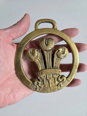 Vintage solid brass Horse medallion Prince of Wales Feathers Crest Ich Dien